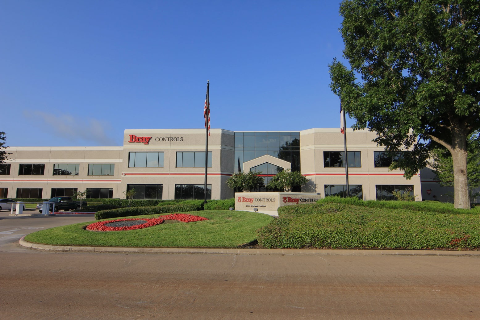 Vorderseite des Hauptsitzes von Bray Controls und Bray International in Houston